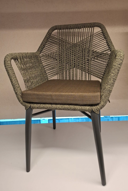 كرسي ألمنيوم